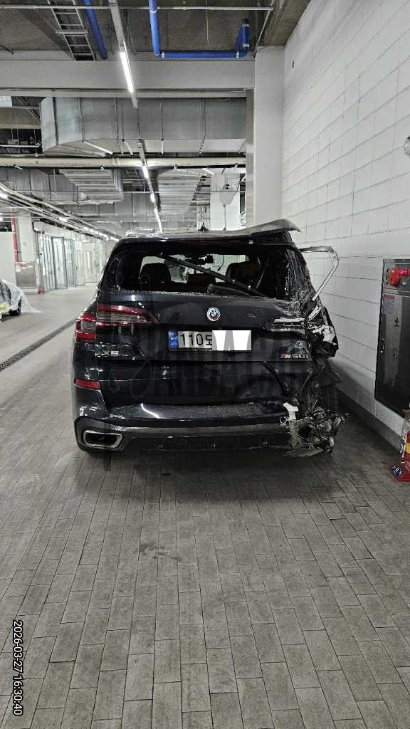 2023 BMW X5 M50i, photograph 2