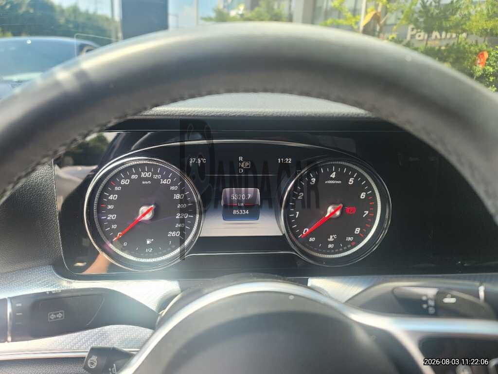 2020 Mercedes-Benz E 250, photograph 4