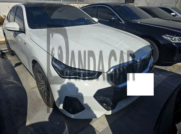 2024 BMW 520i, photograph 2