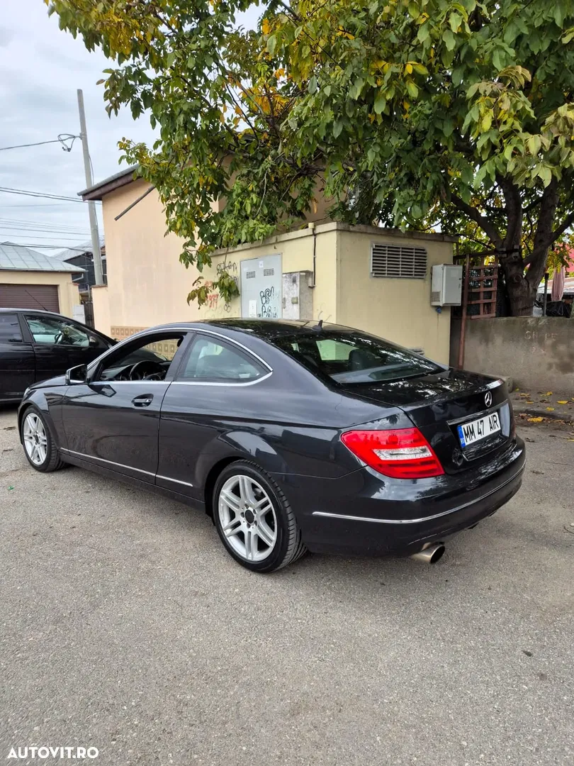 2012 Mercedes-Benz C, photograph 8