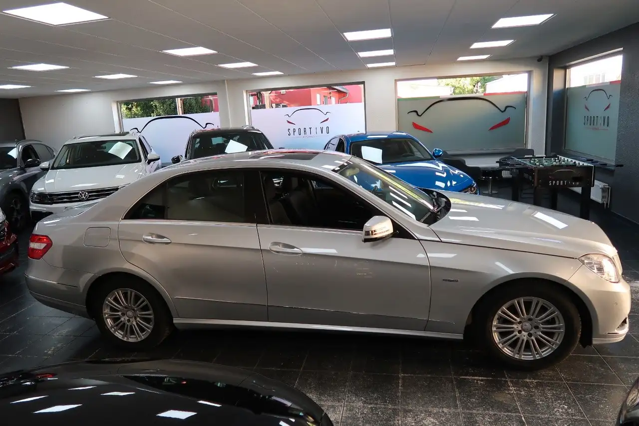 2009 Mercedes-Benz E 220 CDI BlueEfficiency*Shz*Navi*Automatik*2HD*, photograph 4