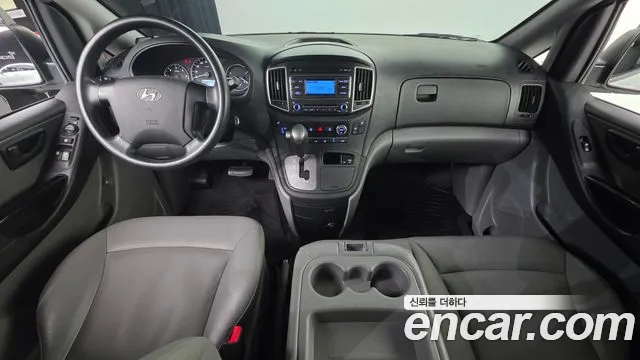 Hyundai Starex Wagon 12-Seater — photo 1 of 20
