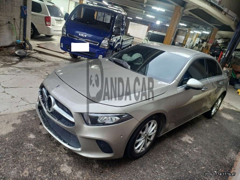 2020 Mercedes-Benz A220 Sedan, photograph 5