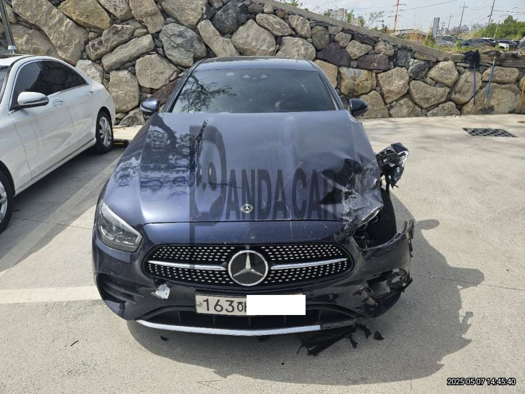 2021 Mercedes-Benz E220 d 4MATIC, photograph 1