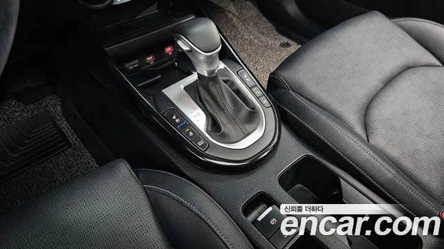 Kia K3 1.6 — photo 1 of 35