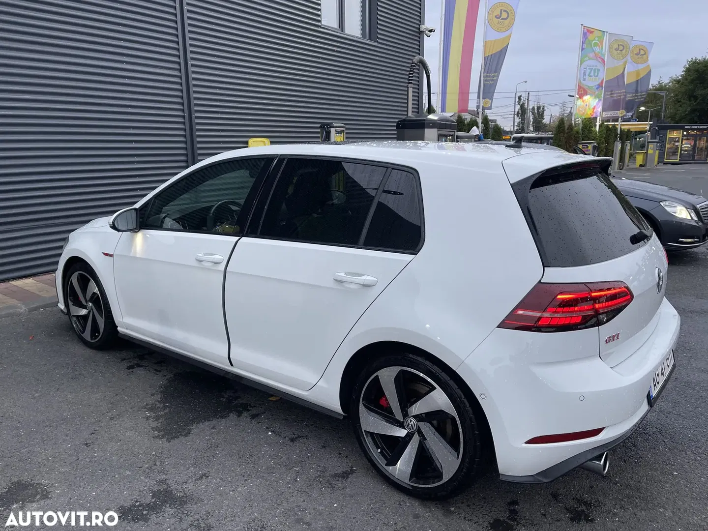 2019 Volkswagen Golf GTI 2.0 TSI OPF Performance, photograph 5