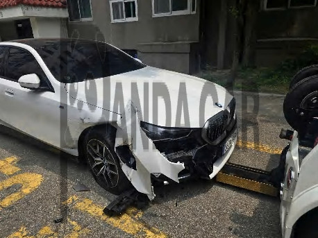 2024 BMW 520i, photograph 2