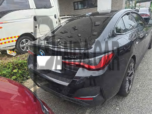 2024 BMW i4 eDrive40, photograph 4