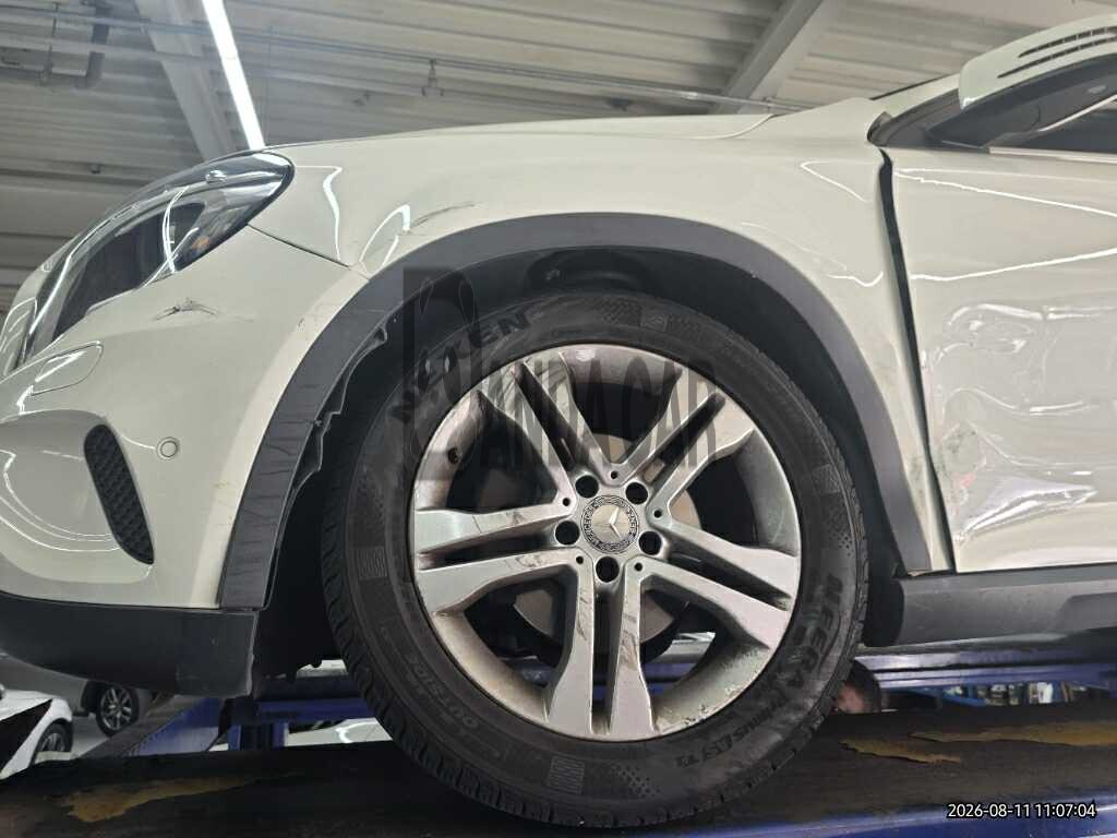 2017 Mercedes-Benz GLA200 d, photograph 2
