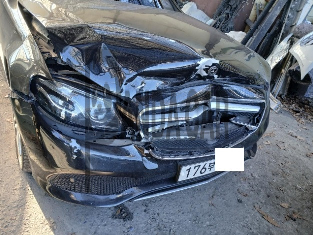 2018 Mercedes-Benz E220 d, photograph 3