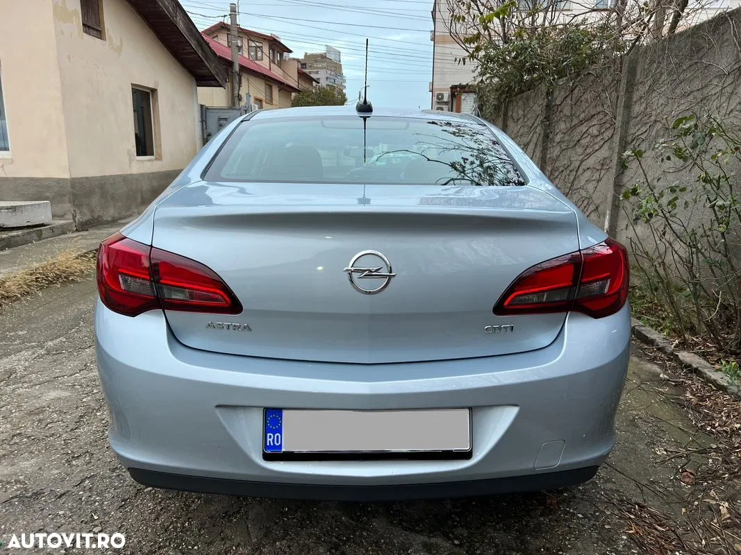 2018 Opel Astra 1.6 CDTI Start/Stop Cosmo, photograph 12