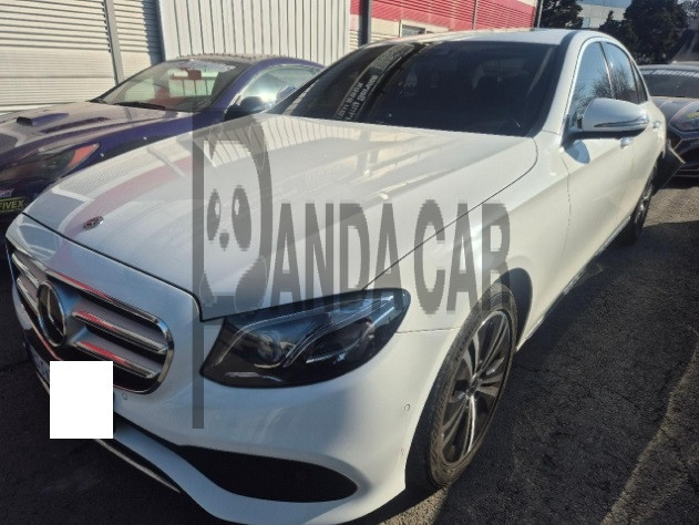 2020 Mercedes-Benz E 300, photograph 3