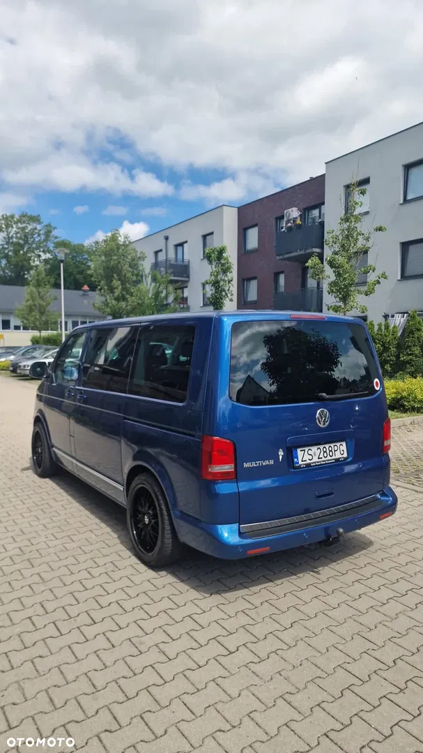 2010 Volkswagen Multivan, photograph 4