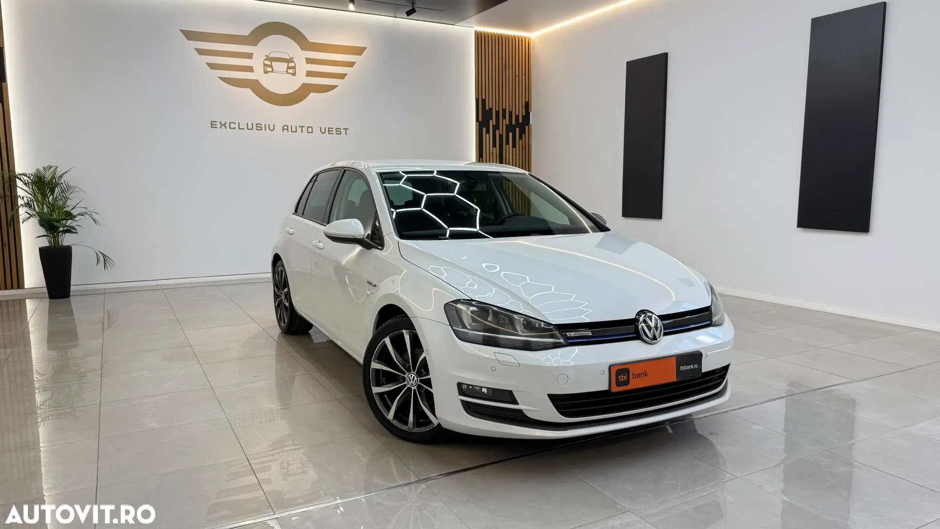 2014 Volkswagen Golf, photograph 1
