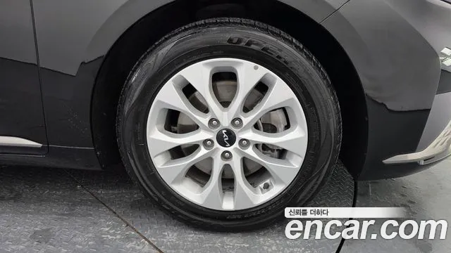 Kia K8 2.5 Gasoline 2WD — photo 1 of 20