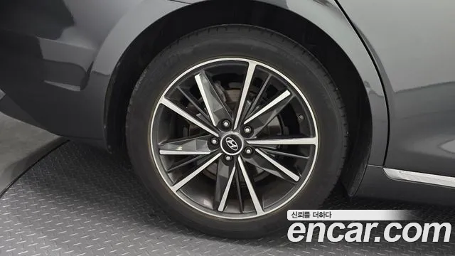 2021 Hyundai Grandeur 2.5, photograph 4