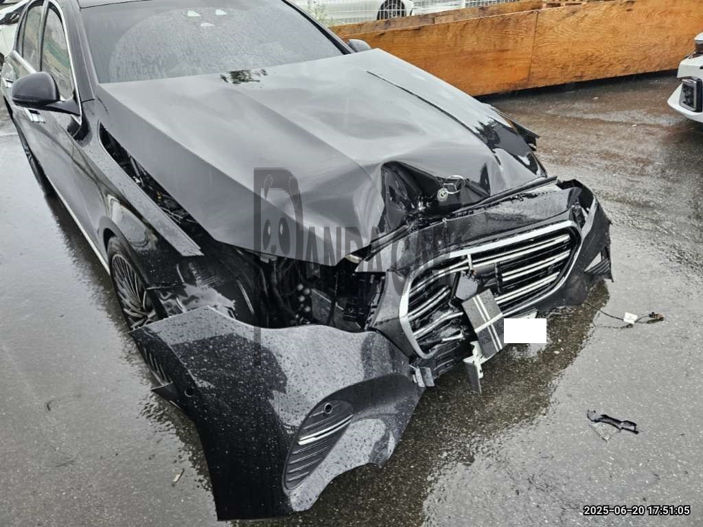 2024 Mercedes-Benz E 450 4MATIC, photograph 3