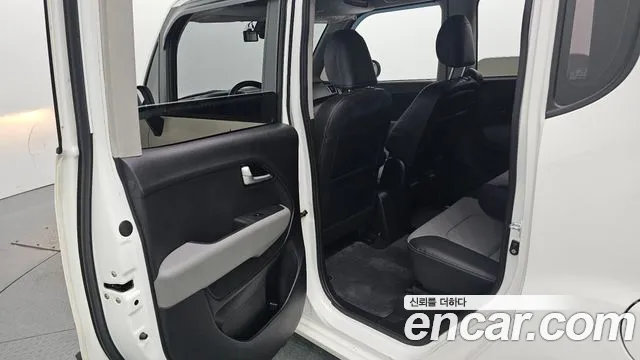 Kia RAY Prestige — photo 1 of 30