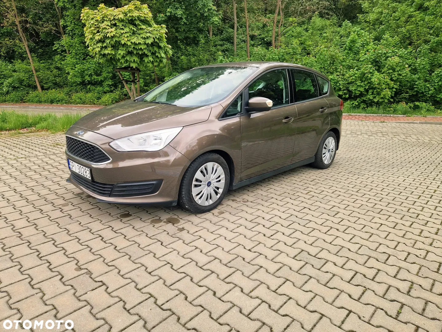 2017 Ford C-MAX, photograph 2