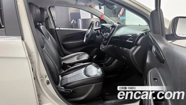 2019 ChevroletGMDaewoo Spark Premier, photograph 8