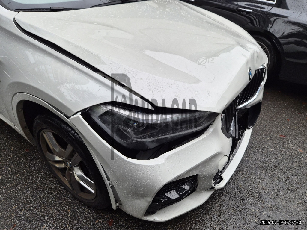2022 BMW X1 xDrive20i, photograph 2
