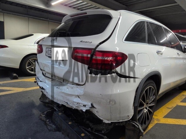 2017 Mercedes-Benz GLC250 d 4Matic, photograph 4