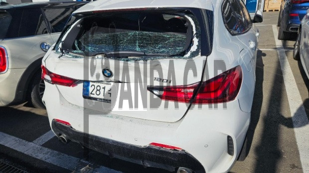 2022 BMW 120i, photograph 1