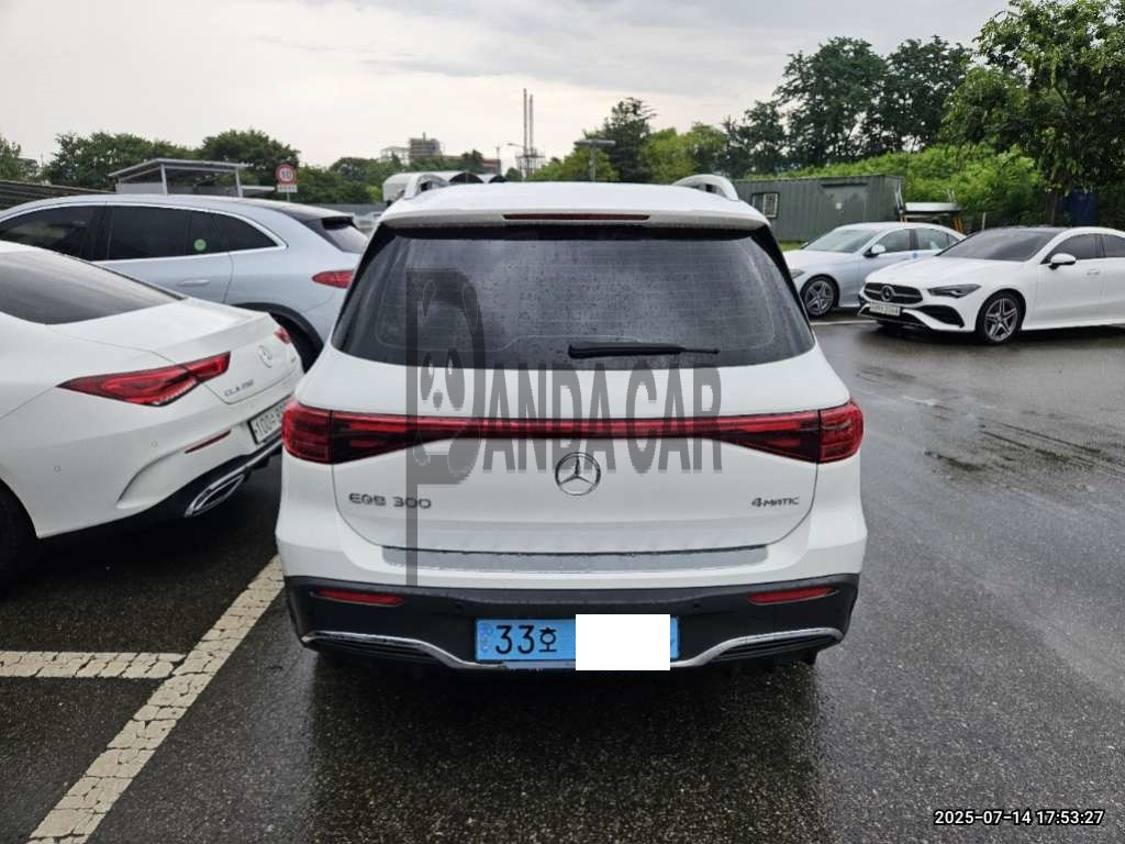 2025 Mercedes-Benz EQB 300 4MATIC, photograph 3