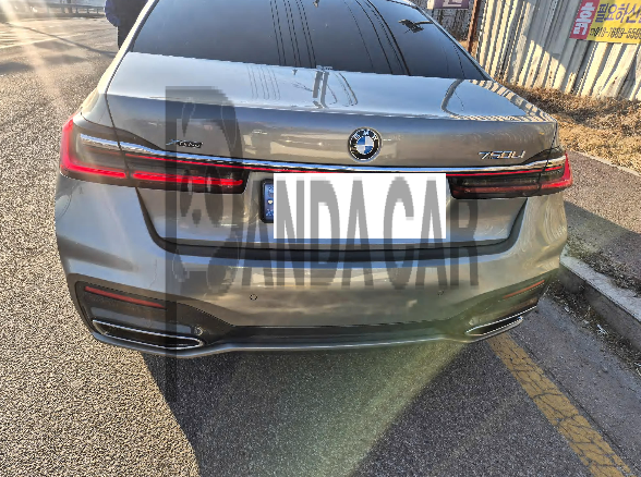 2020 BMW 740Li xDrive M Sport Package, photograph 1