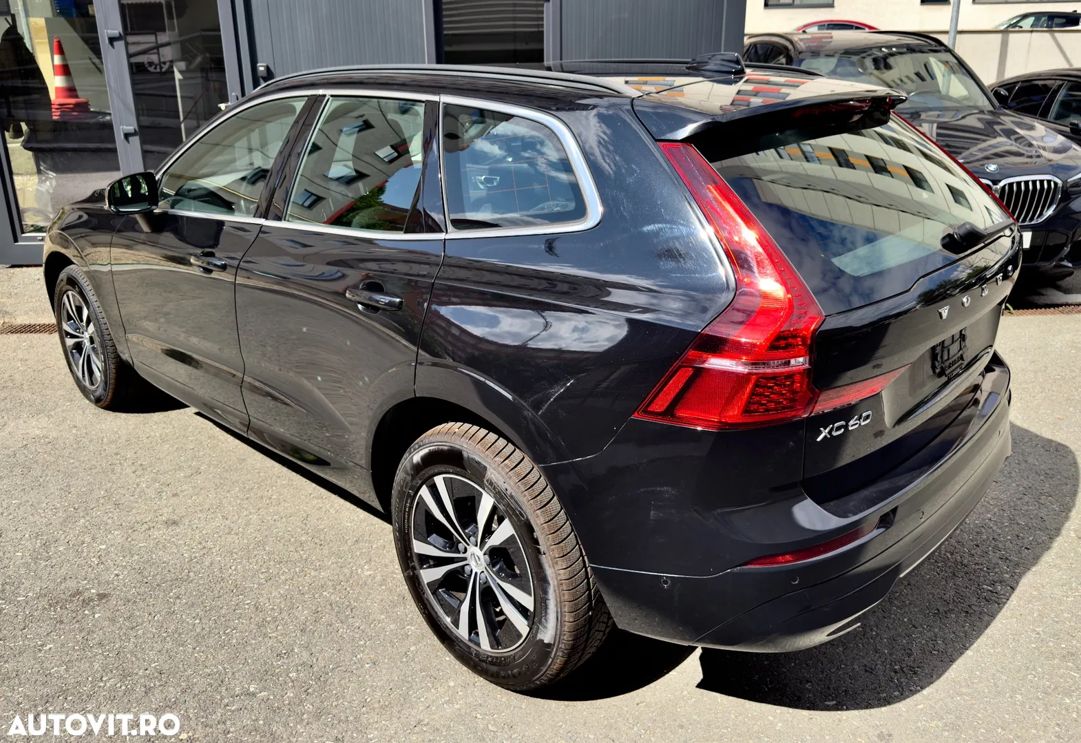 2022 Volvo XC 60 B4 MHEV AT AWD Plus Dark, photograph 5