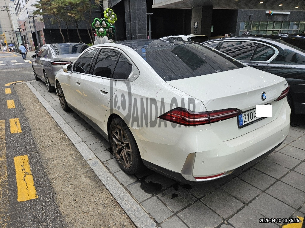 2024 BMW 520i, photograph 2
