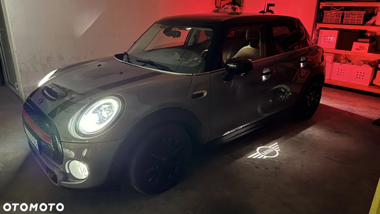 2019 MINI Cooper Standard, photograph 12