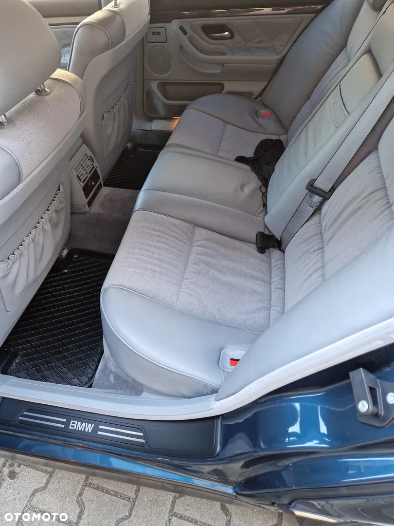 1995 BMW Seria 7 740i V8, photograph 9