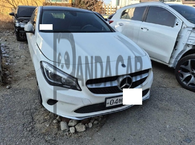 2018 Mercedes-Benz CLA250 4Matic, photograph 5
