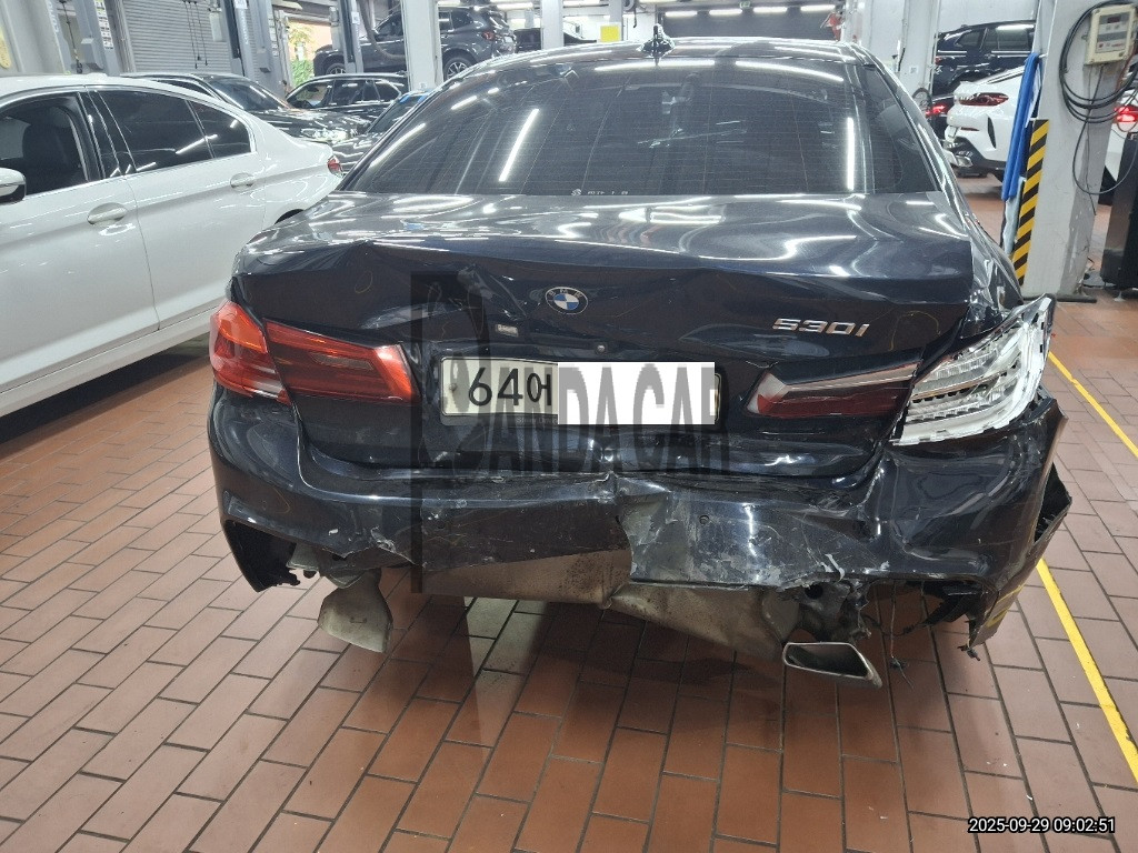 2018 BMW 530i, photograph 1