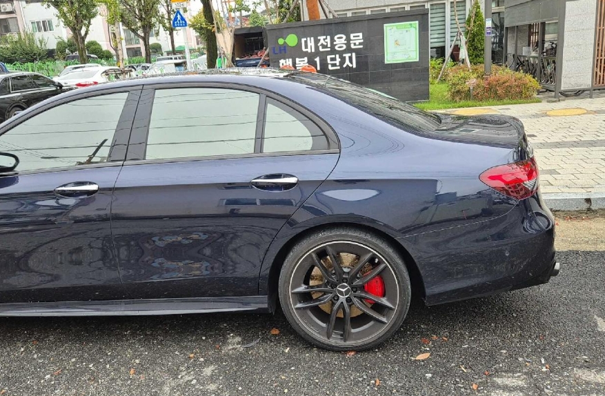 2023 Mercedes-Benz MercedesAMG E53 4MATIC +, photograph 2