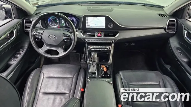 2018 Hyundai Grandeur Exclusive, photograph 1