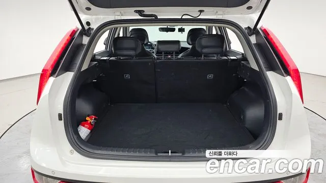 Kia Niro Air — photo 1 of 20