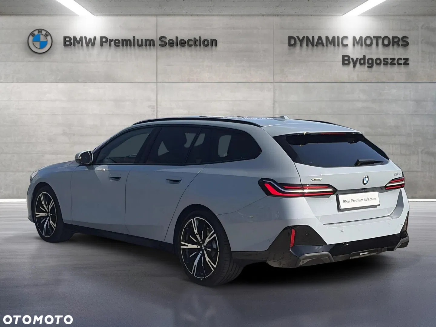 2025 BMW Seria 5 520d xDrive mHEV M Sport, photograph 3