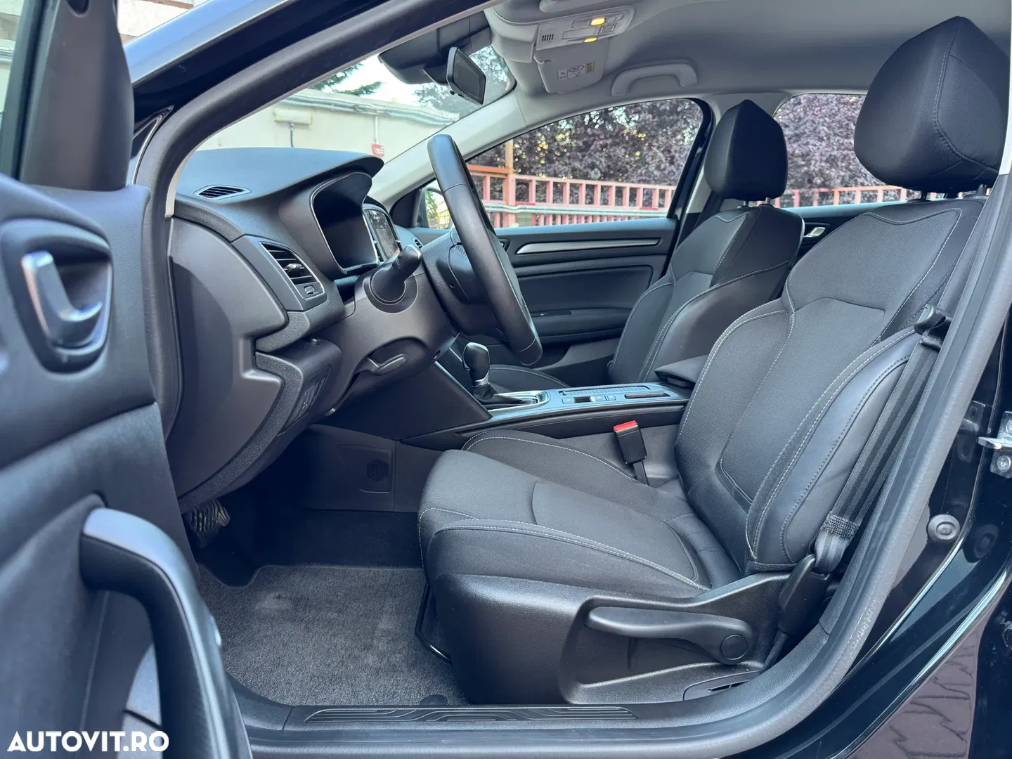 2021 Renault Megane E-TECH 160 INTENS, photograph 12