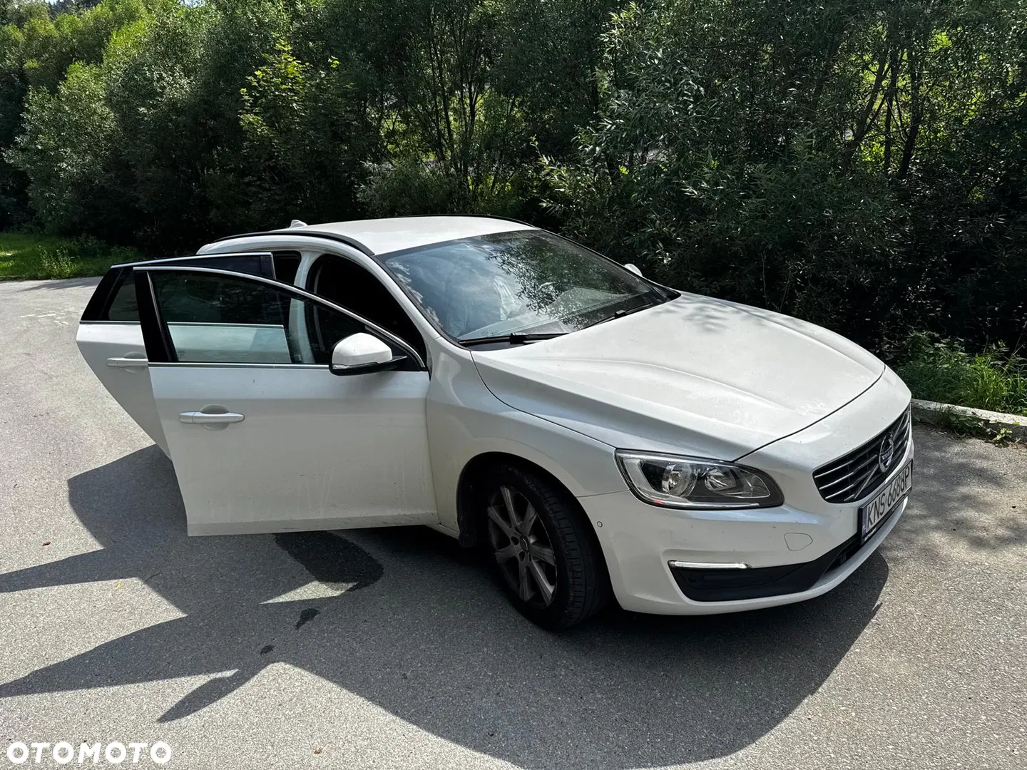 2017 Volvo V60 D2 Drive-E Dynamic Edition (Momentum), photograph 1