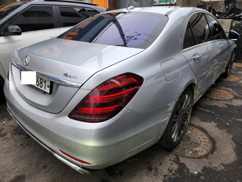 2018 Mercedes-Benz S560 4Matic L, photograph 2