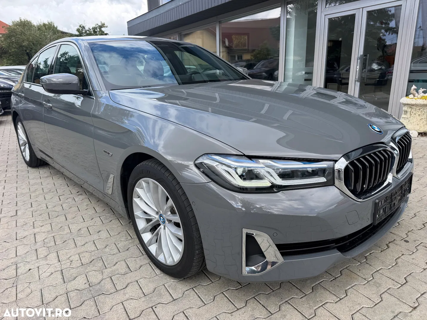 2022 BMW Seria 5 545e xDrive Aut. Luxury Line, photograph 7
