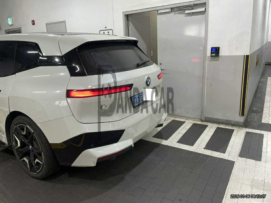 2023 BMW iX xDrive50, photograph 4