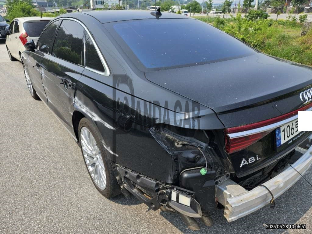 2021 Audi A8L 50 TDI quattro, photograph 5