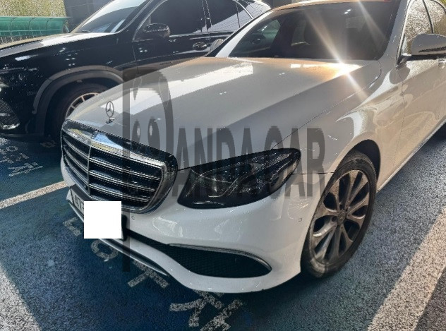 2019 Mercedes-Benz E300 4Matic, photograph 4