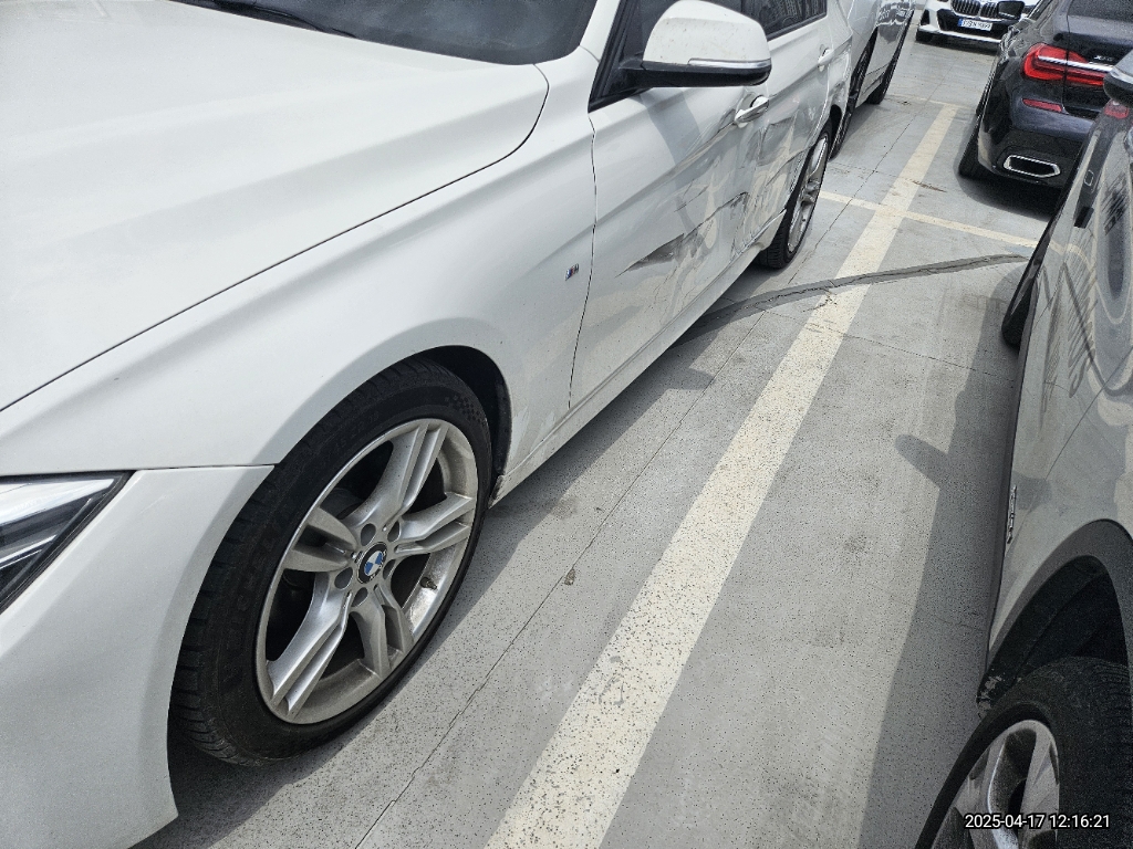 2018 BMW 330i, photograph 3