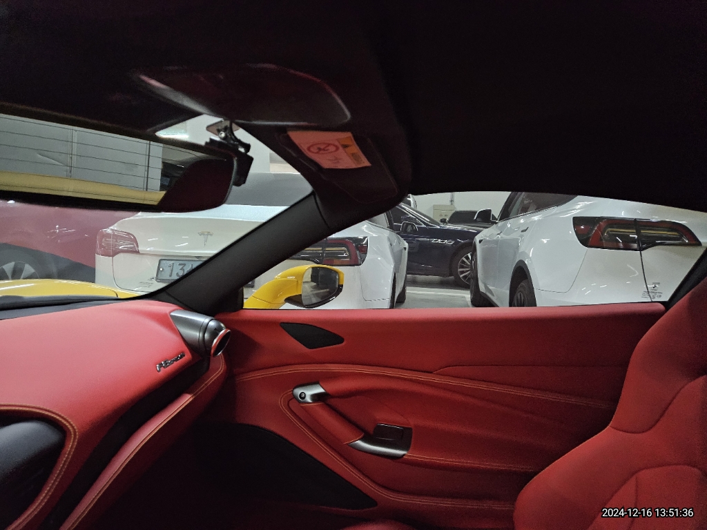 2022 Ferrari F8 Spider, photograph 11