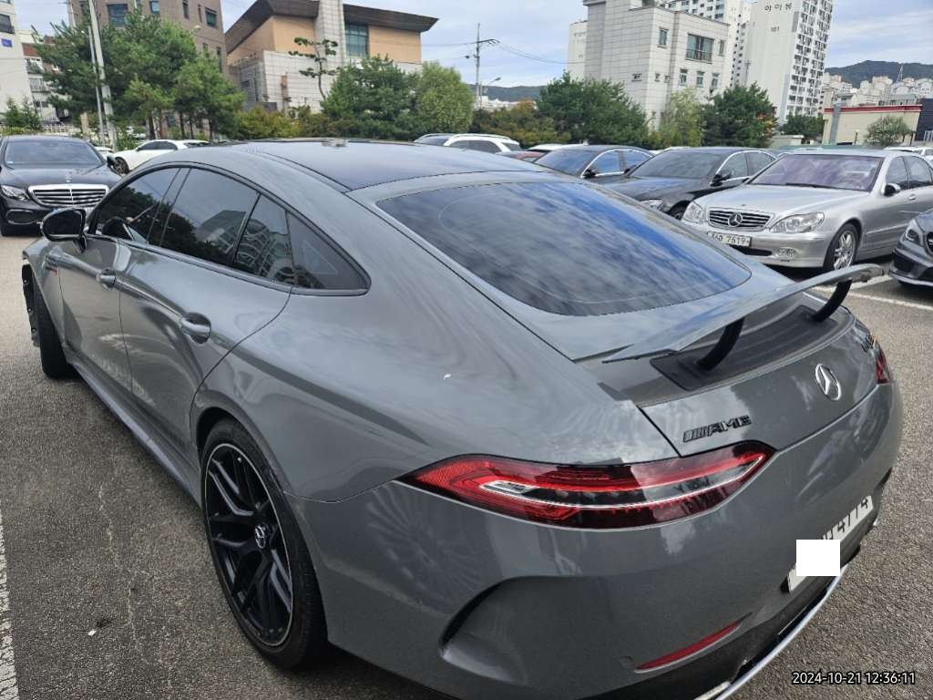 2019 Mercedes-AMG GT63 S 4Matic, photograph 2