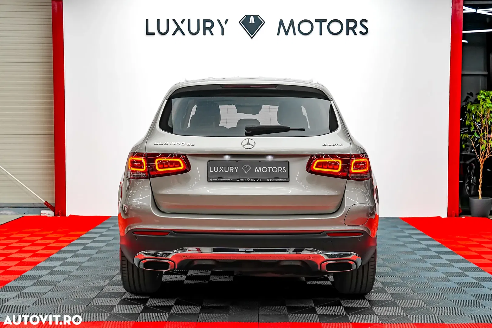 2022 Mercedes-Benz GLC 300 de 4Matic 9G-TRONIC Exclusive, photograph 5